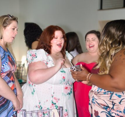 the curvy pop up in LA, Ca plus size fashion market