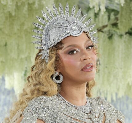 Okay! Beyoncé's Wardrobe Change At The Met Gala Has Internet Users Talkin' (PHOTOS)