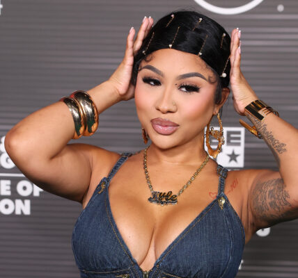 Ari Fletcher Claps Back At Commenter Who Brings Up Marriage To Moneybagg Yo After Showing Off Her Ring Collection (VIDEO)