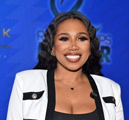 Deiondra Sanders Comment Section Supporters Jacquees Rebound Livestream Dreezy History