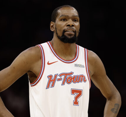 Kevin Durant Speaks Out After Internet Detectives Seemingly Identify His Mystery Date