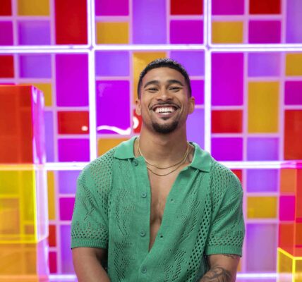Sean Reifel's Mom Claps Back After Mayor Calls Him Out Over Leaving Police Job To Star In 'Love Island' Season 8