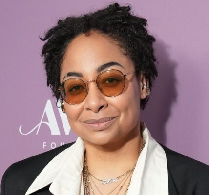 Raven-Symoné Dancing Spend Dat Yung Miami Song Black Side Wife Miranda Maday