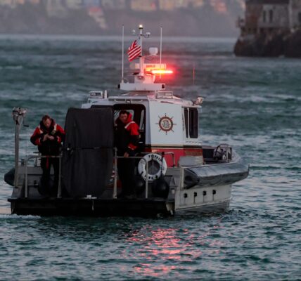 One Person Dies After Boat Capsizes In San Francisco While Heading To Memorial Service (VIDEO)