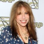 Carly Simon's Battle with Parkinson's and Cancer Revealed