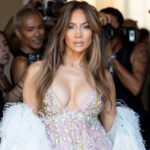 Jennifer Lopez and Sister Lynda Lopez Shine at Paris Fashion Week