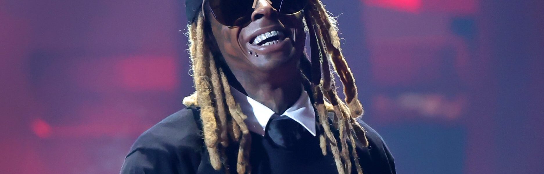 Lil Wayne Sets Off Timelines After Flexing His Abs & Fans Say Y'all Must've Forgot