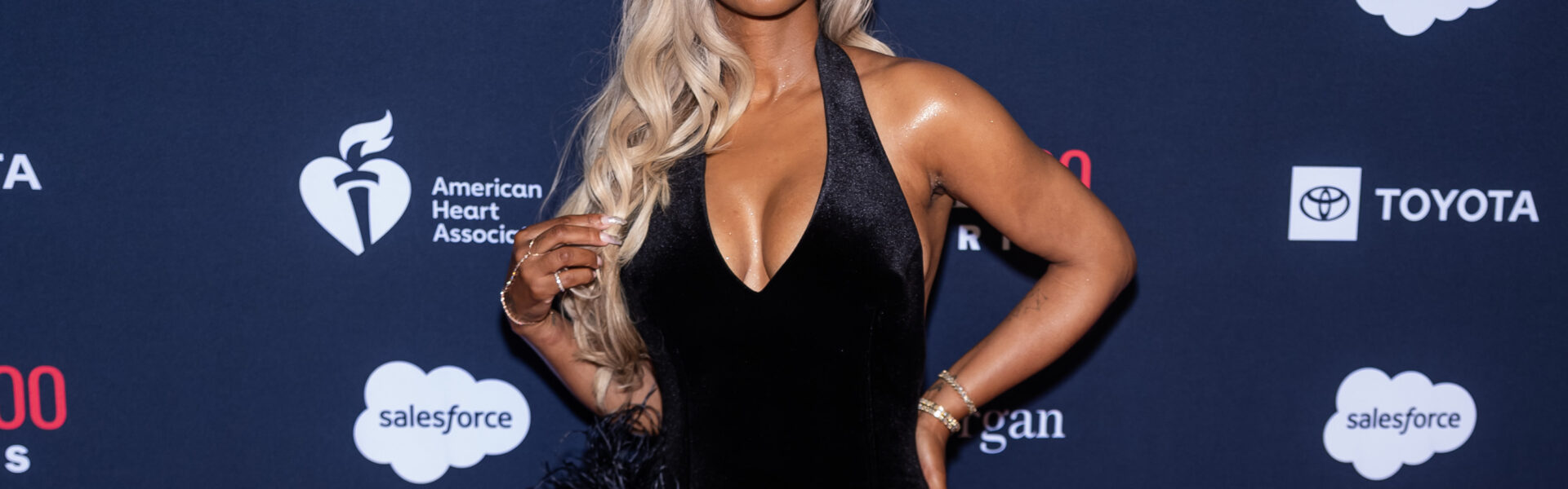 Sheesh! Savannah James’ New Photos Have The Internet Going Up & Reminding LeBron He’s Blessed (PHOTOS)
