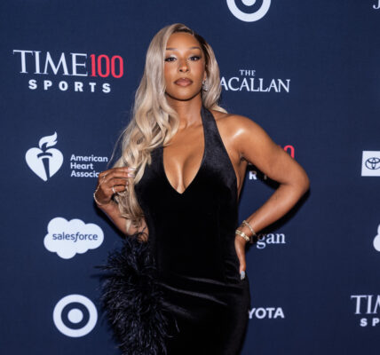 Sheesh! Savannah James’ New Photos Have The Internet Going Up & Reminding LeBron He’s Blessed (PHOTOS)