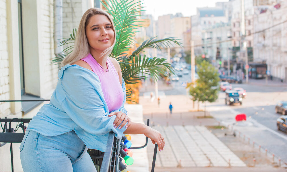 Plus size lady on jean