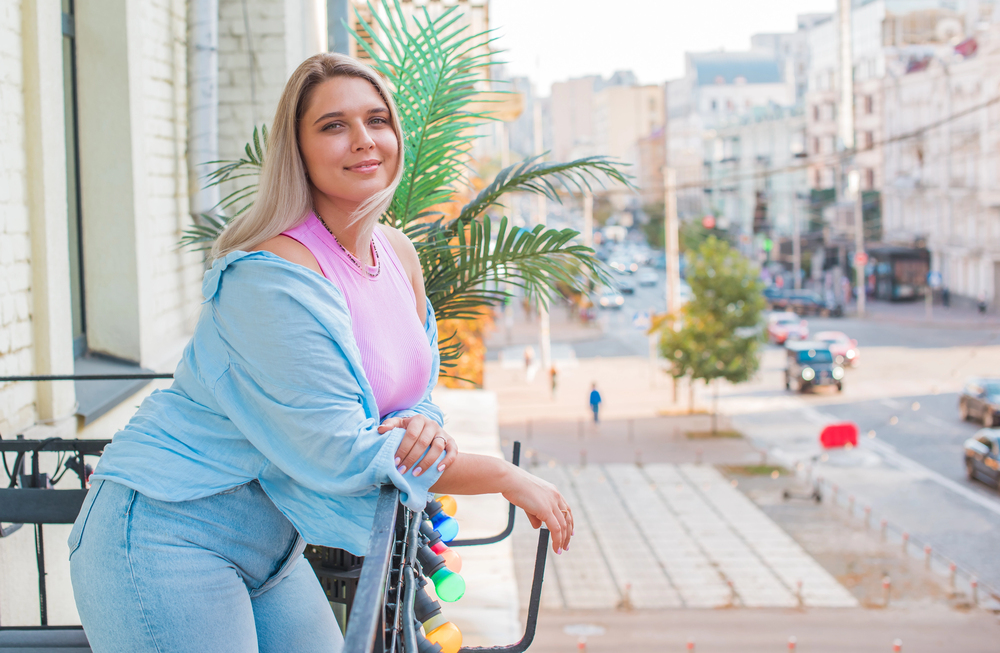 Plus size lady on jean