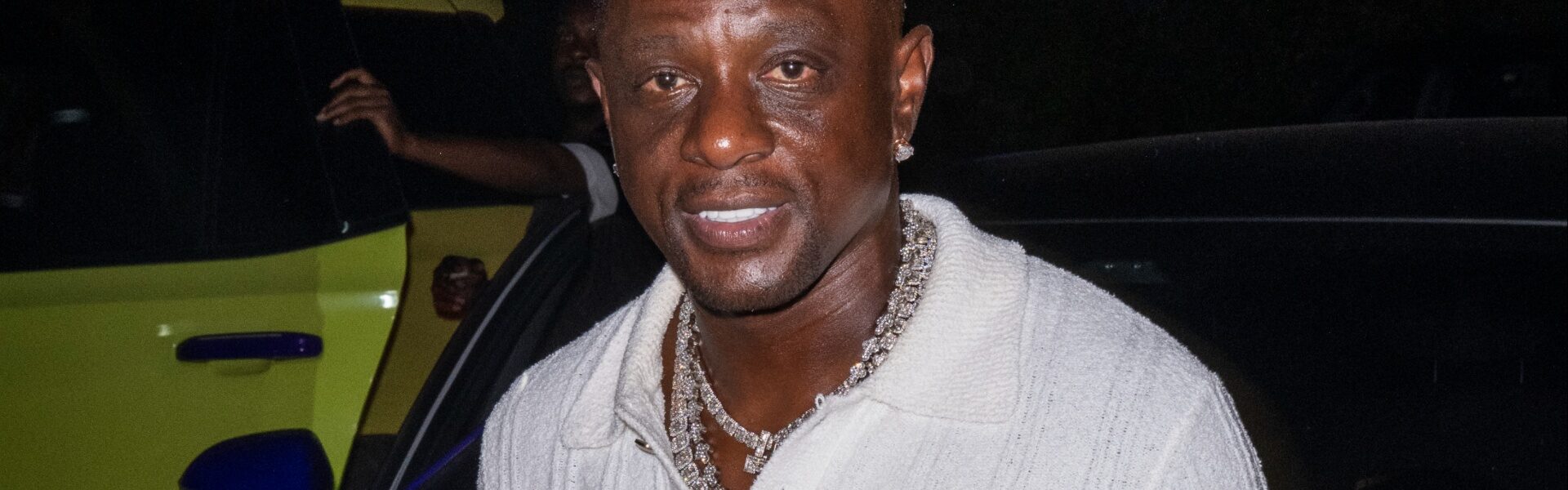 Boosie BadAzz women clothes swag dress 1980's Torrence Ivy Hatch Jr. reactions fans put some clothes on