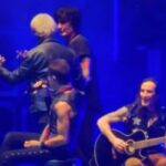 Motley Crue Performs 'More Than Words' with Extreme