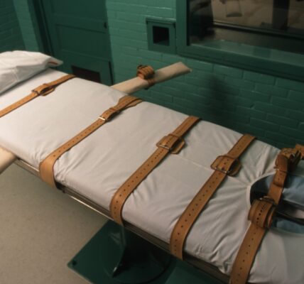 Christa Pike unconscious health update botched failed execution Tennessee ventilator death row