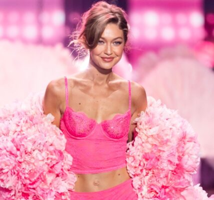 Watch Live & Comment on the 2026 Victoria’s Secret Fashion Show, Here on theFashionSpot!